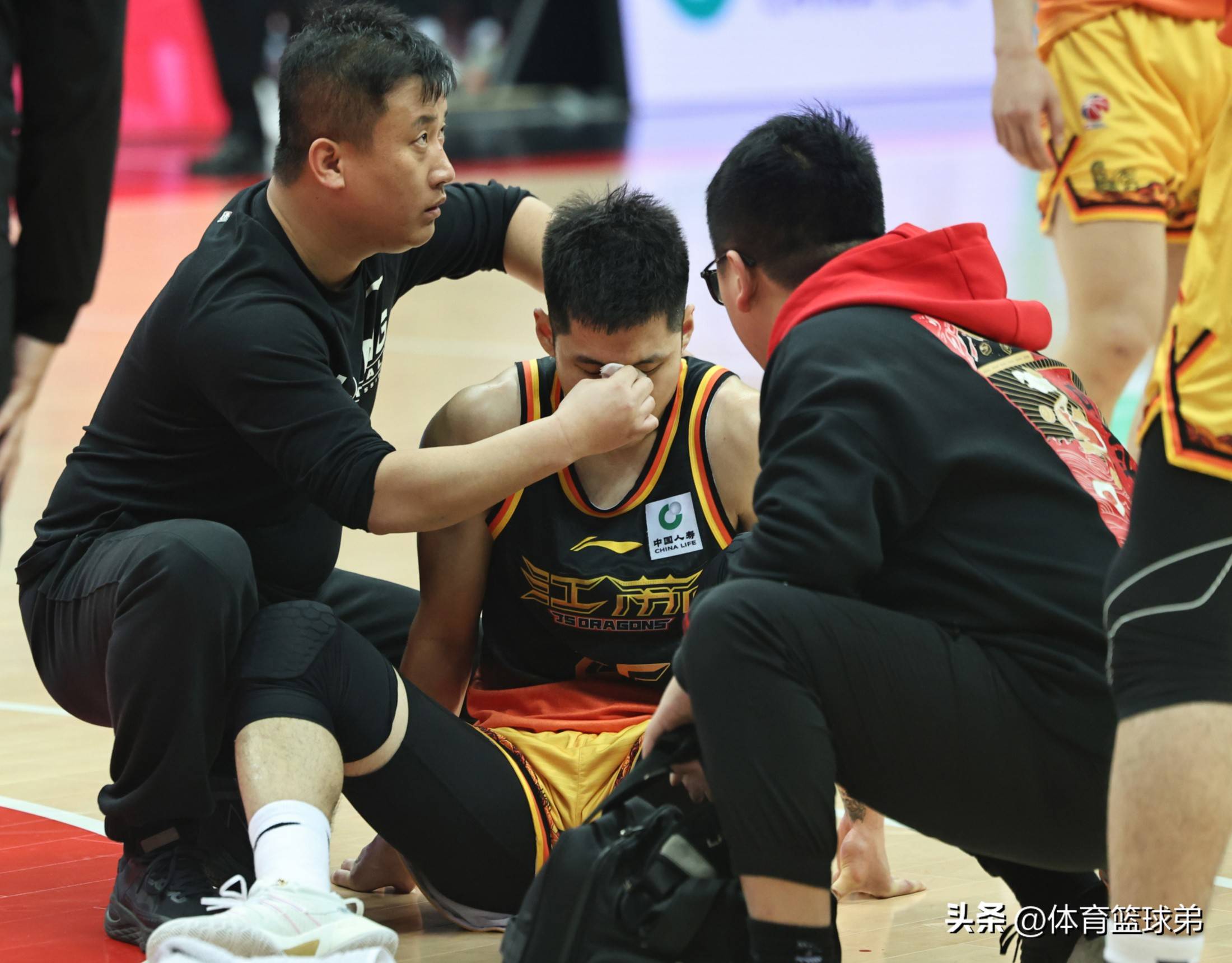 关于武汉三镇发布备战花絮,赛后强势反弹,NBA常规赛任务艰巨,身体对抗强度拉满的信息 关于武汉三镇发布备战花絮,赛后强势反弹,NBA常规赛任务艰巨,身体对抗强度拉满的信息